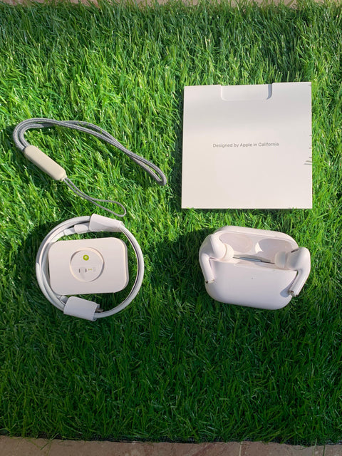 AirPods Pro 2 + AirPods Max Bundle - Your Ultimate Symphony of Sound and Chic! 🚀✨