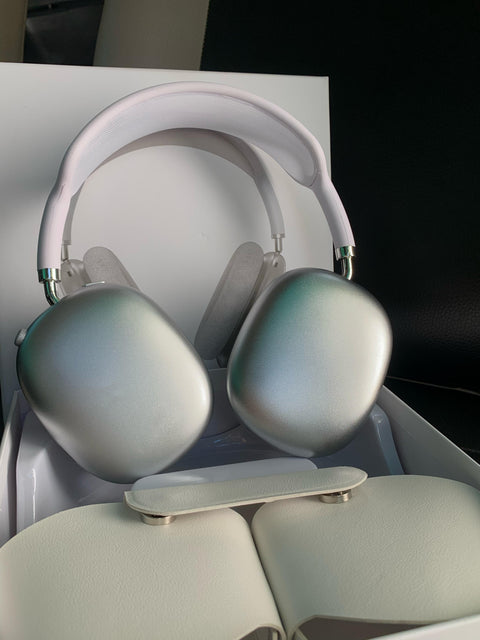 AirPods Pro 2 + AirPods Max Bundle - Your Ultimate Symphony of Sound and Chic! 🚀✨