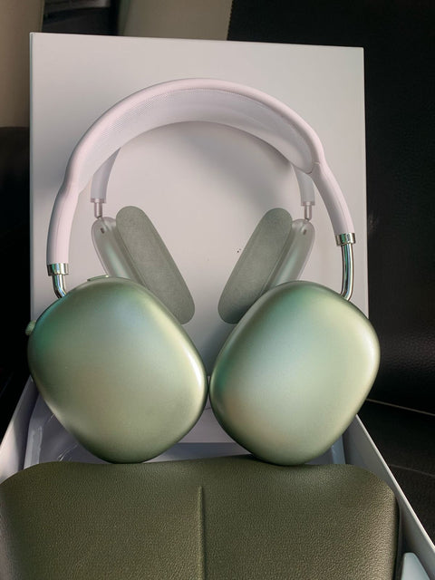 AirPods Pro 2 + AirPods Max Bundle - Your Ultimate Symphony of Sound and Chic! 🚀✨